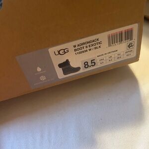 UGG women Adirondack Boot in Black